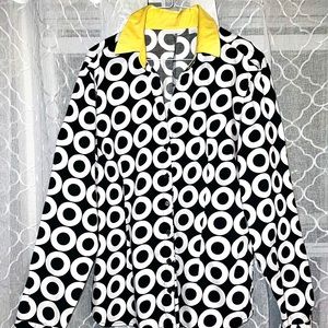 Black/white button-up with yellow neck. Size c tu X-Large